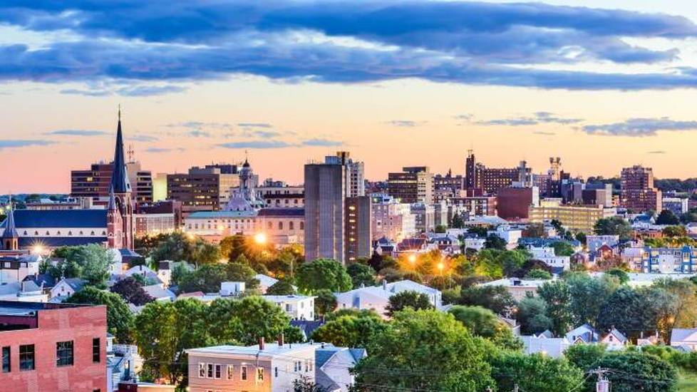 A list of the top nursing programs in Maine including how to become a nurse and career outlooks