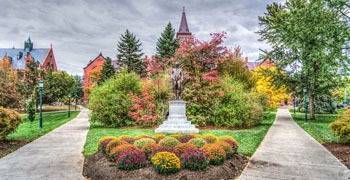 Beautiful campus view in Vermont during the day